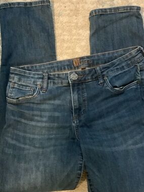 EUC Kut from the Kloth Medium Blue Slim Straight Jeans size 8